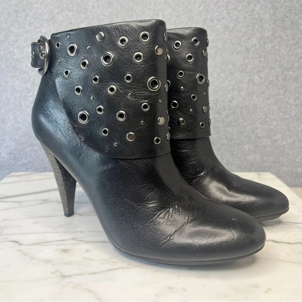Poppy by Coach Ankle Boots Grommet Details 90s Retro Biker Heels size 9.5